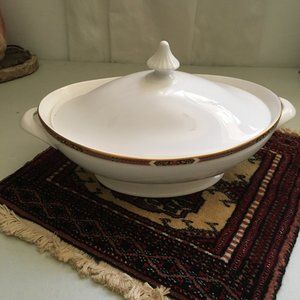 English White Porcelain Veggie Server With Lid